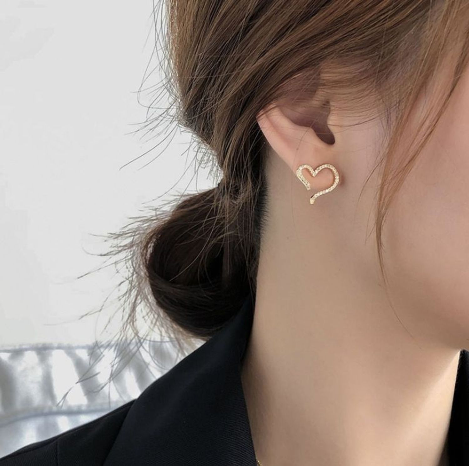 ピアス ハート 韓国 キラキラ ラインストーン ビジュー 可愛い ピアス Buyma