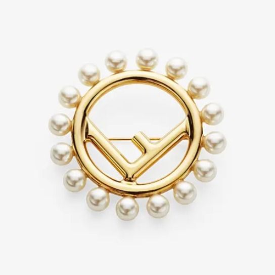 FENDI ブローチ 【着後レビューで