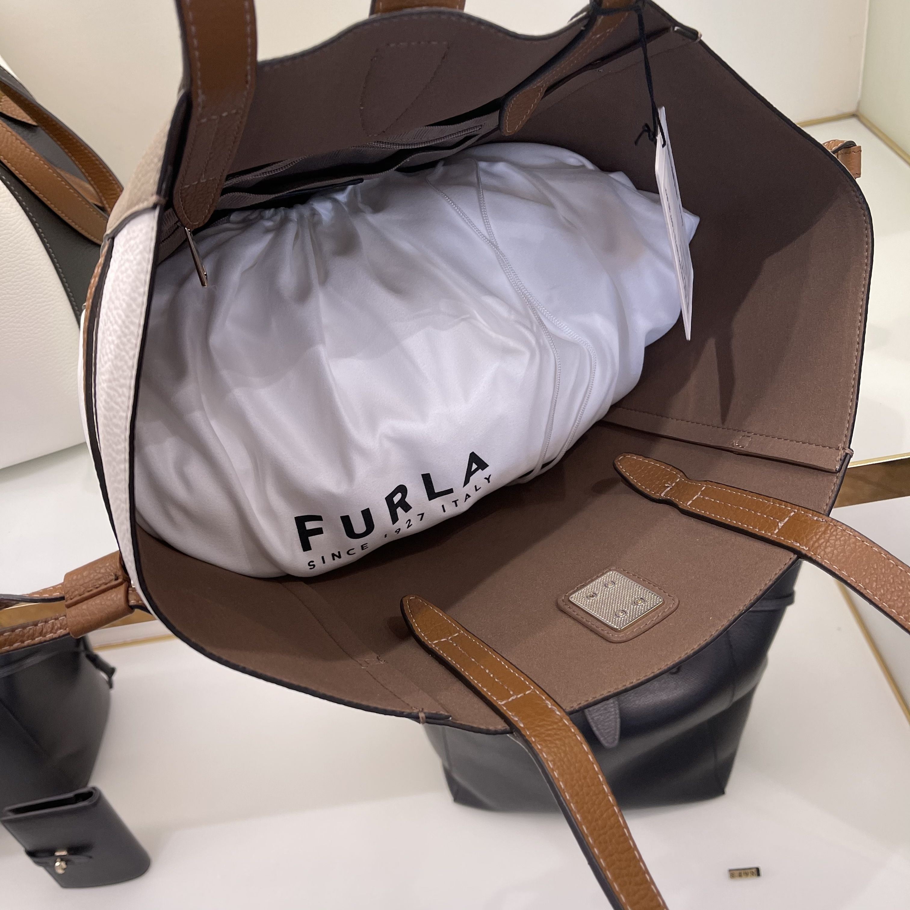 [FURLA] 大人気♪トートバッグ NET TOTE Mサイズ FURLA] 大人気♪トートバッグ NET TOTE Mサイズ (FURLA/トート