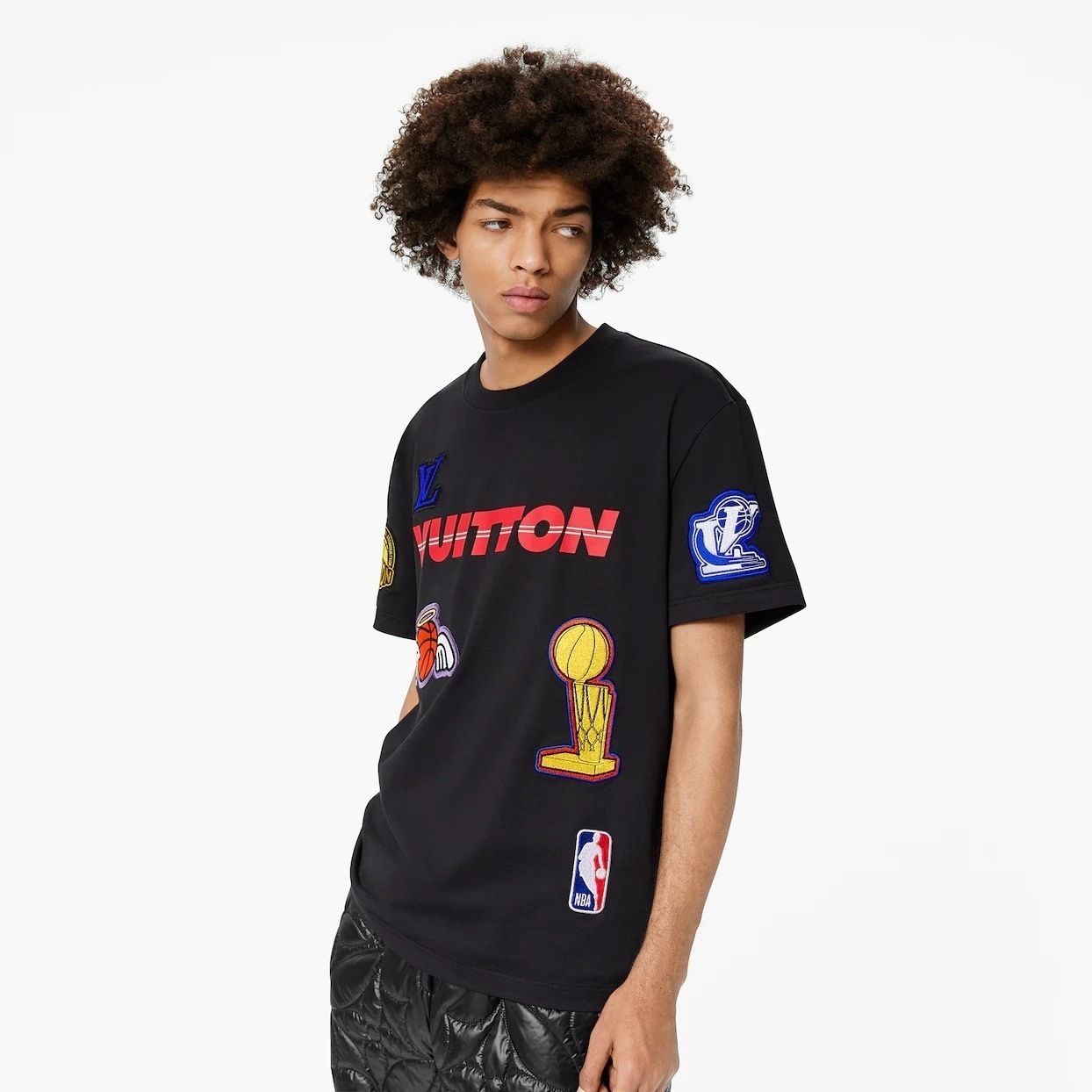直営店ルイヴィトン☆NBAマルチロゴTシャツ (Louis Vuitton/Tシャツ ステルス値上げ ルイヴィトン NBA バックプリント L マルチワッペン Tシャツ Tシャツ/カットソー(半袖/袖なし)