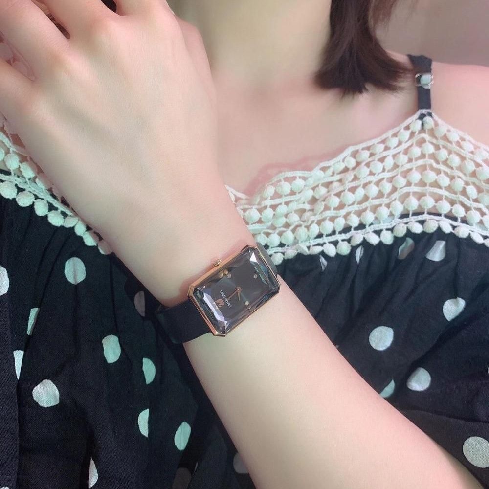 VIP価格【SWAROVSKI】スワロフスキー UPTOWN ウォッチ