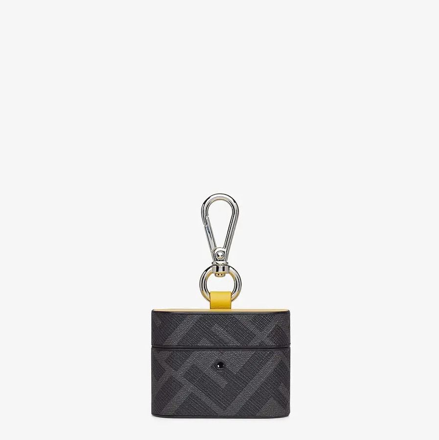 すぐ発送可能! FENDI フェンディ イヤフォンホルダー AirPods Pro
