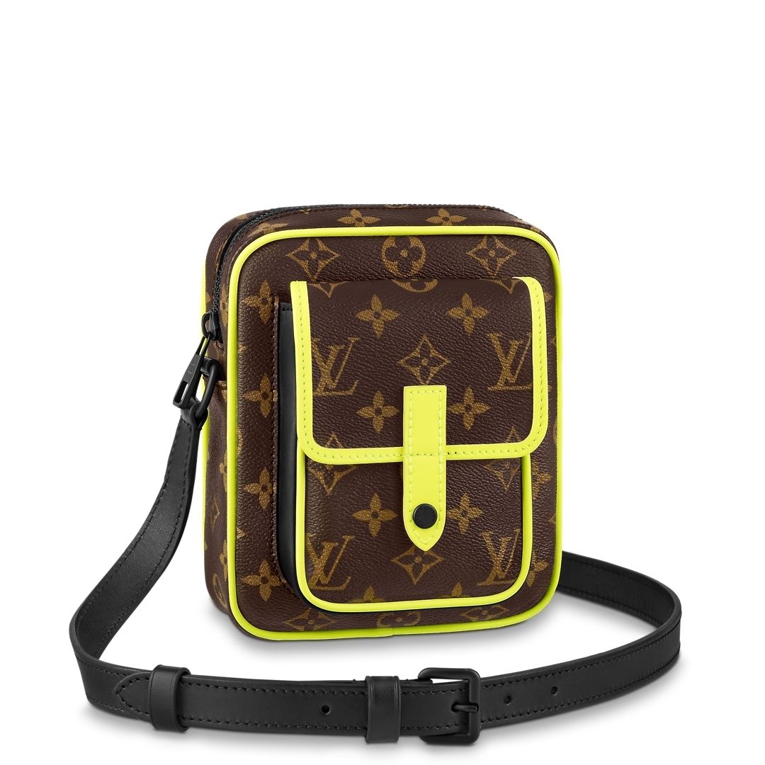 21FW☆最新作☆直営 LV クリストファー・ウエアラブルウォレット 21FW☆最新作☆直営 LV クリストファー・ウエアラブルウォレット