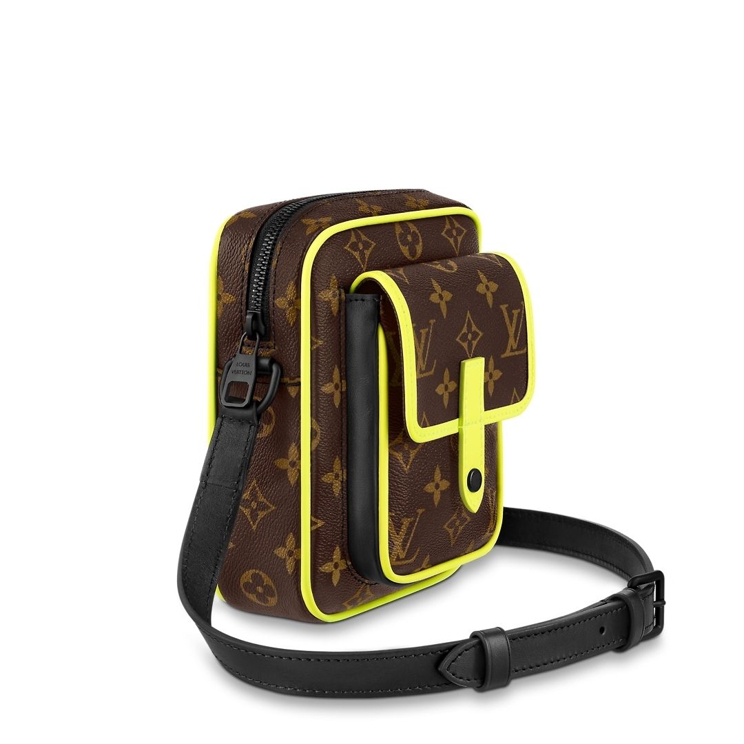 21FW☆最新作☆直営 LV クリストファー・ウエアラブルウォレット 21FW☆最新作☆直営 LV クリストファー・ウエアラブルウォレット