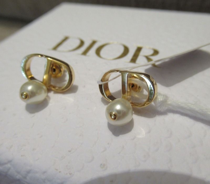 フランス発 ☆DIOR☆ エレガント♪ PETIT CD ピアス (Dior