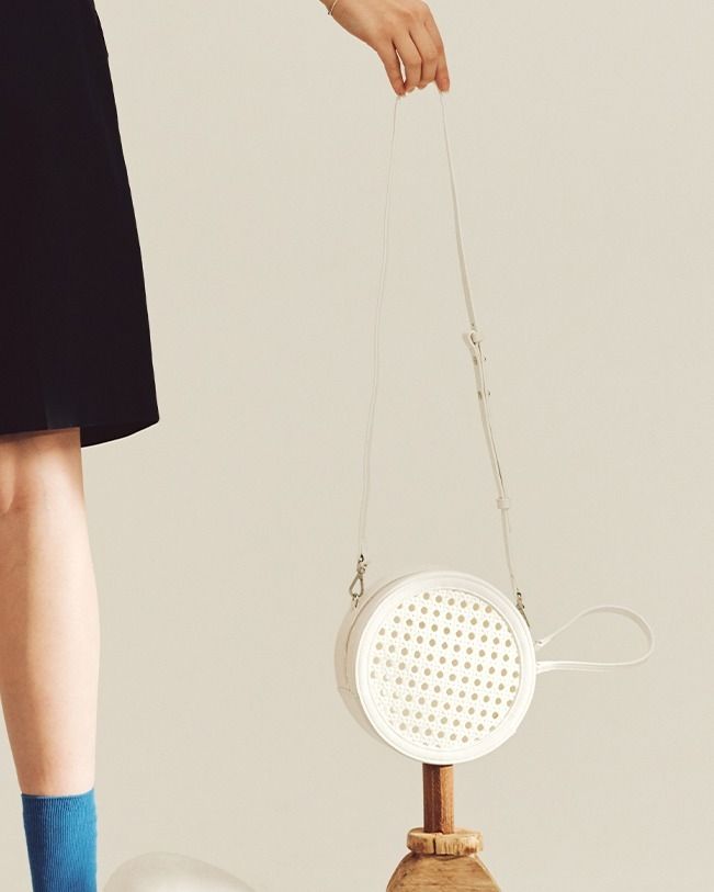 ☆韓国の人気☆【OSTKAKA】☆ZOEY RATTAN TAMBURINE BA.G☆ ☆韓国の人気☆【OSTKAKA】☆ZOEY RATTAN TAMBURINE BA.G