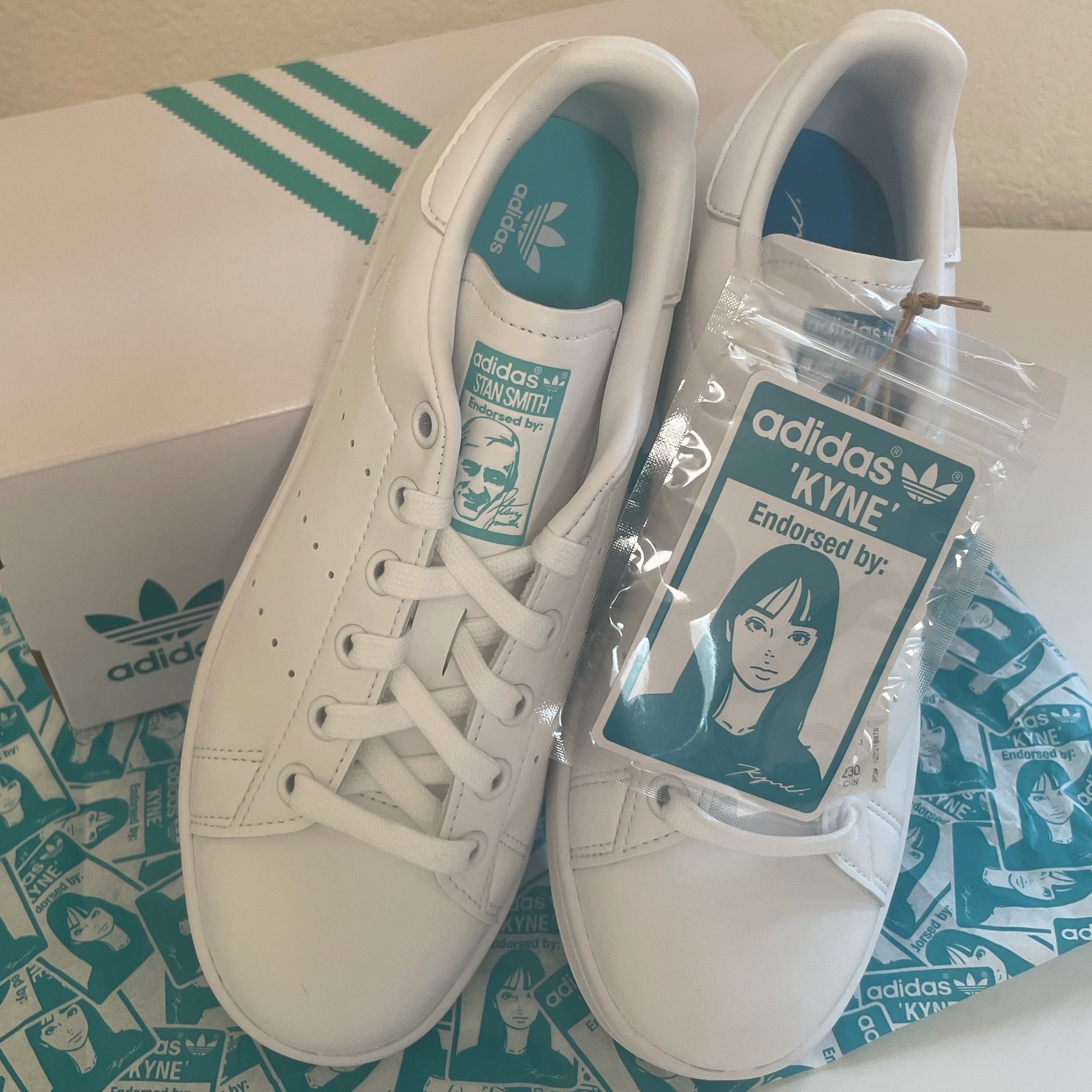 コラボ】ADIDAS X KYNE STAN SMITH SHOES (adidas/スニーカー 【保証書付】 25cm Smith Stan kyne Adidas スニーカー