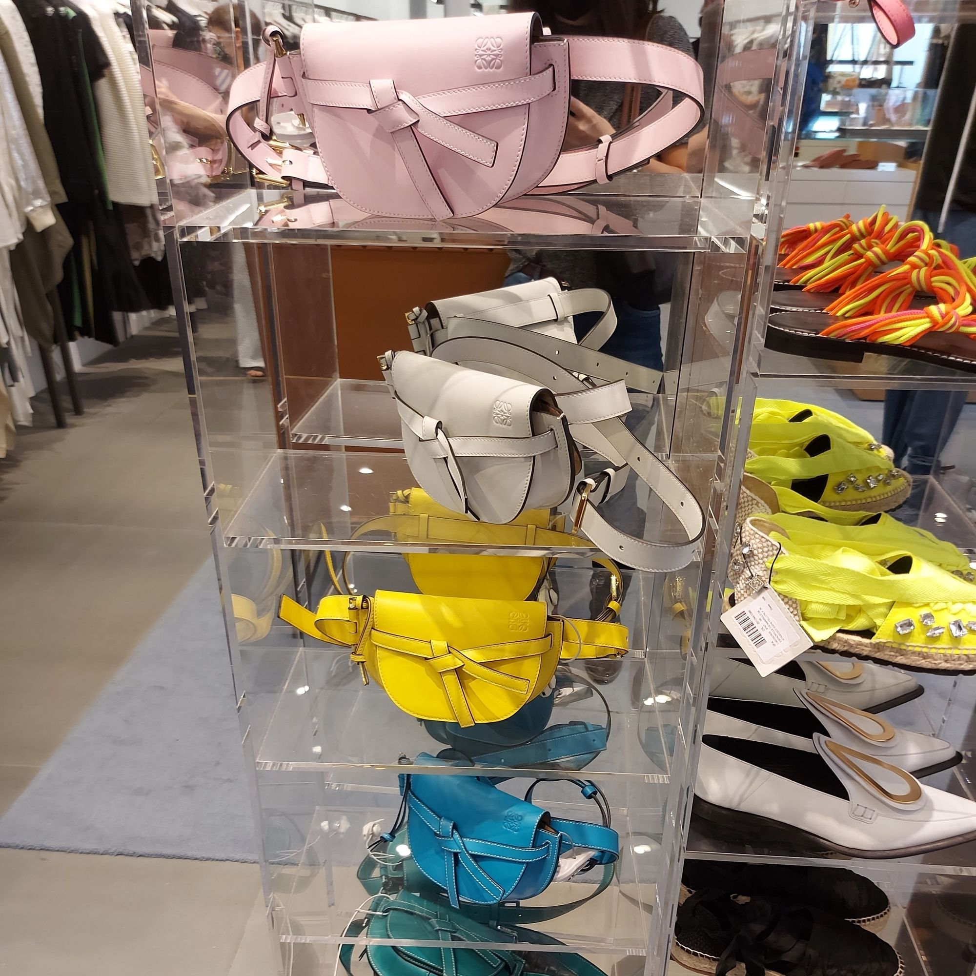 希少 LOEWE ゲートデュアル バッグ ミニ 321.54.Z58