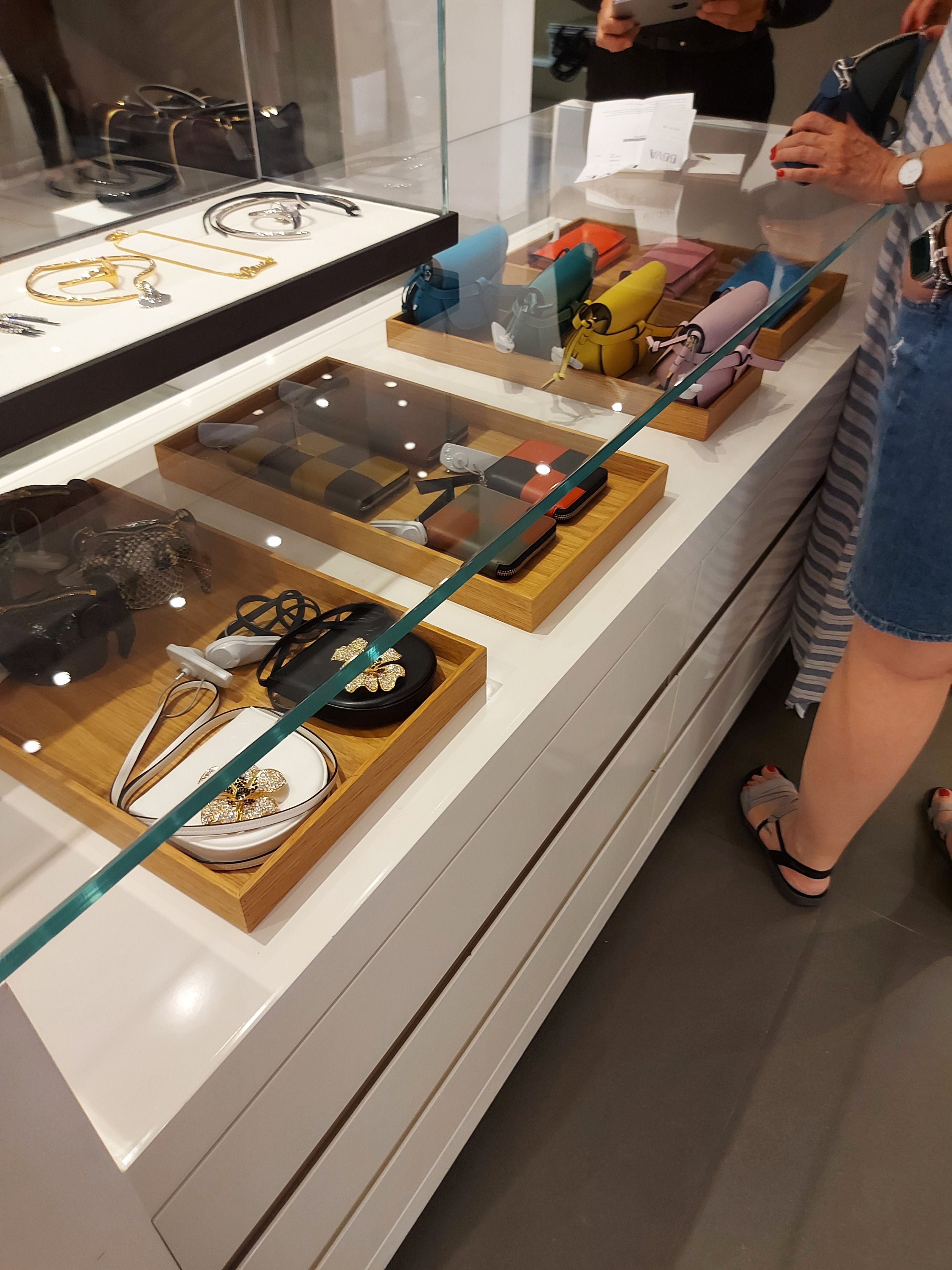 希少 LOEWE ゲートデュアル バッグ ミニ 321.54.Z58