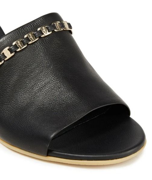 人気【SALVATORE FERRAGAMO】 Thassos 装飾付き レザー ミュール