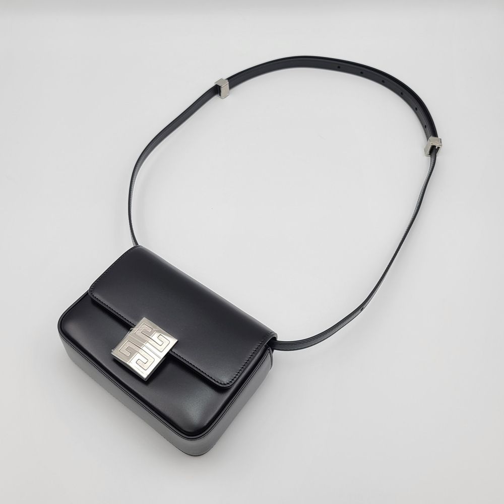ショルダーバッグ・ポシェット GIVENCHY Small 4G Bag ☆【GIVENCHY】☆4Gバッグ スモール 4G刺繍 チェーン付き