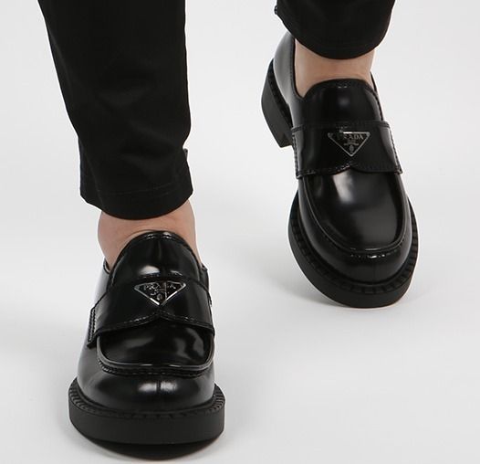 ☆送料 関税込☆PRADA☆ブラッシュドレザー ローファ.ー☆正規品 ...