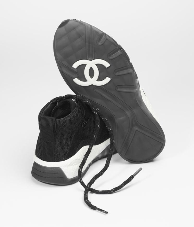 スポーティーなスタイルに☆】CHANEL スニーカー (CHANEL/スニーカー
