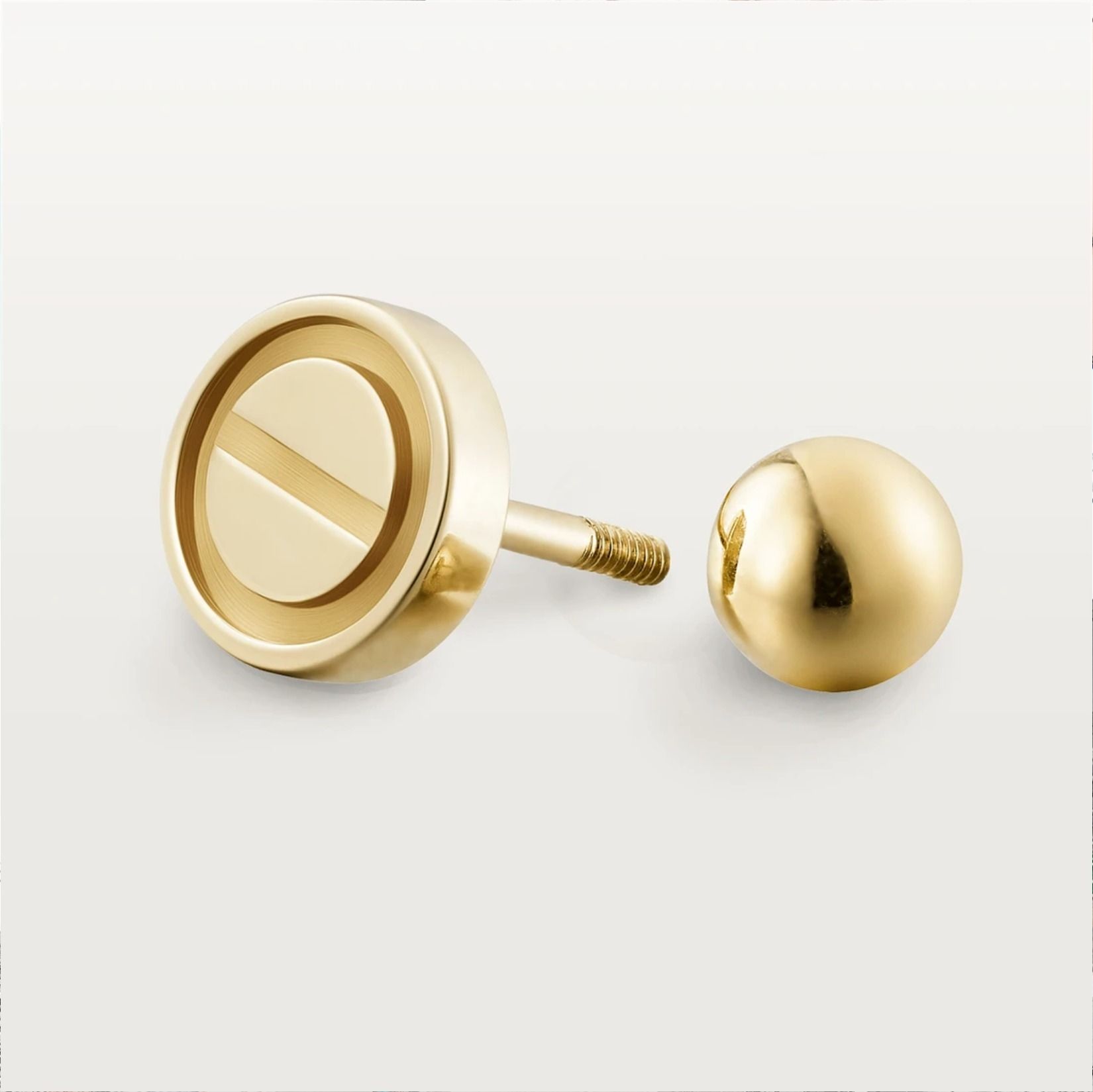 大人気☆すぐ届く！【カルティエ】ギフトに◎LOVE ピアス 18K 金