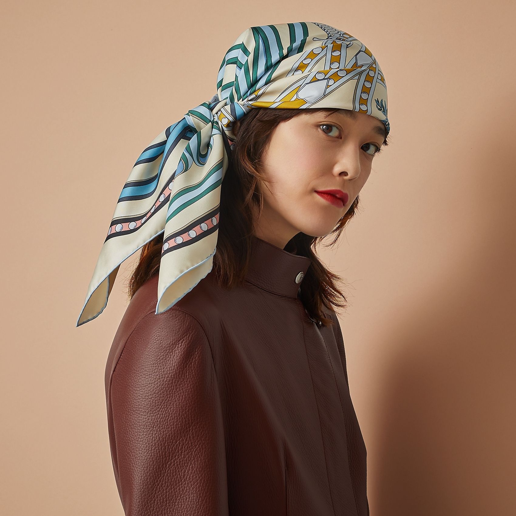 完売必至 HERMES カレ 90《グラン・トゥラララ》シルク 8色展開 完売必至 HERMES カレ 90《グラン・トゥラララ》シルク 8色展開