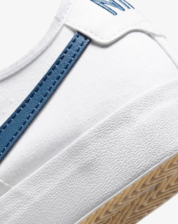 スケボーシューズ☆話題沸騰中☆Nike SB BLZR Court☆お早めに