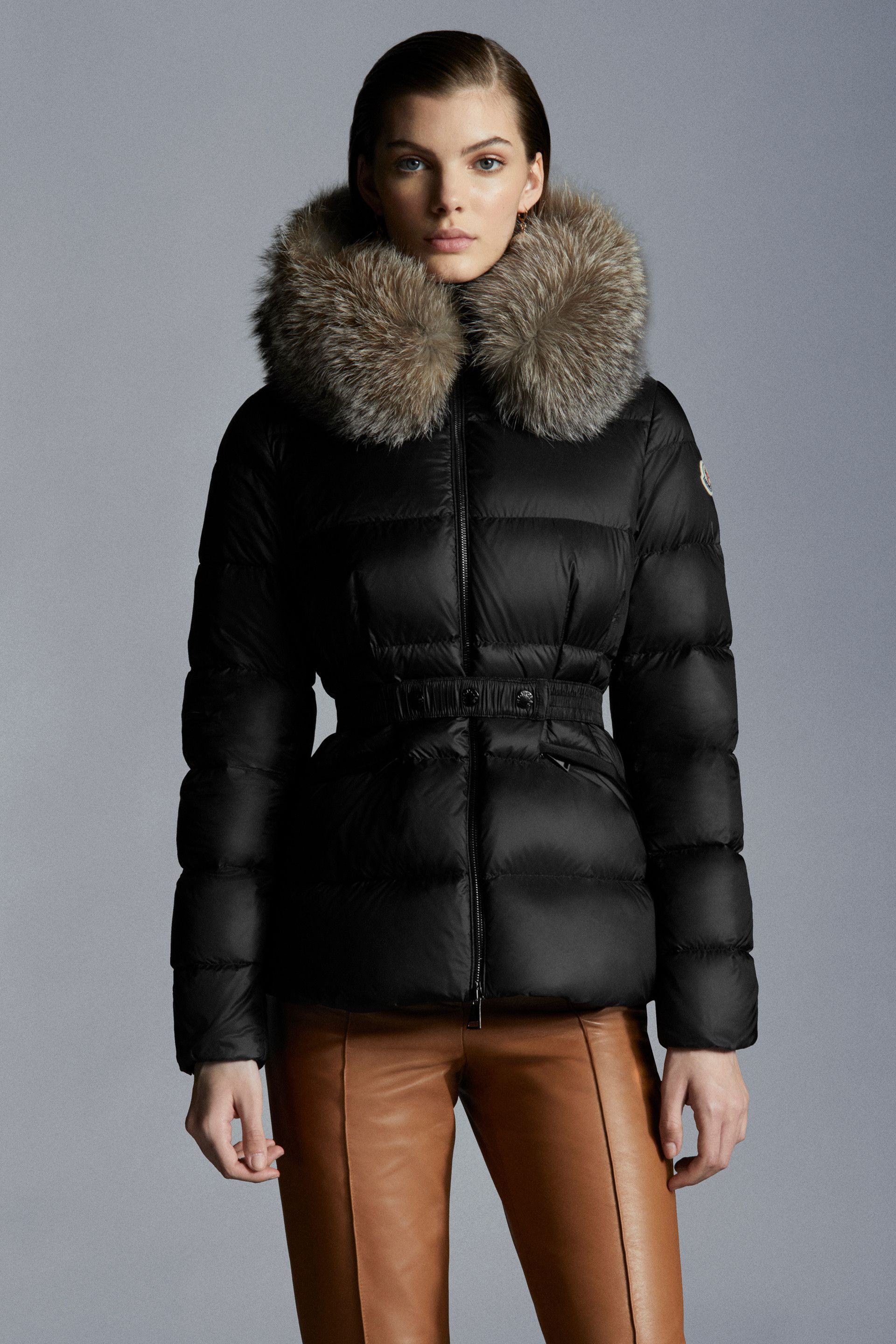 MONCLER*新作*BOED*ボエ*ファー フード付ショートダウン ベルト MONCLER*新作*BOED*ボエ*ファー フード付ショートダウン ベルト