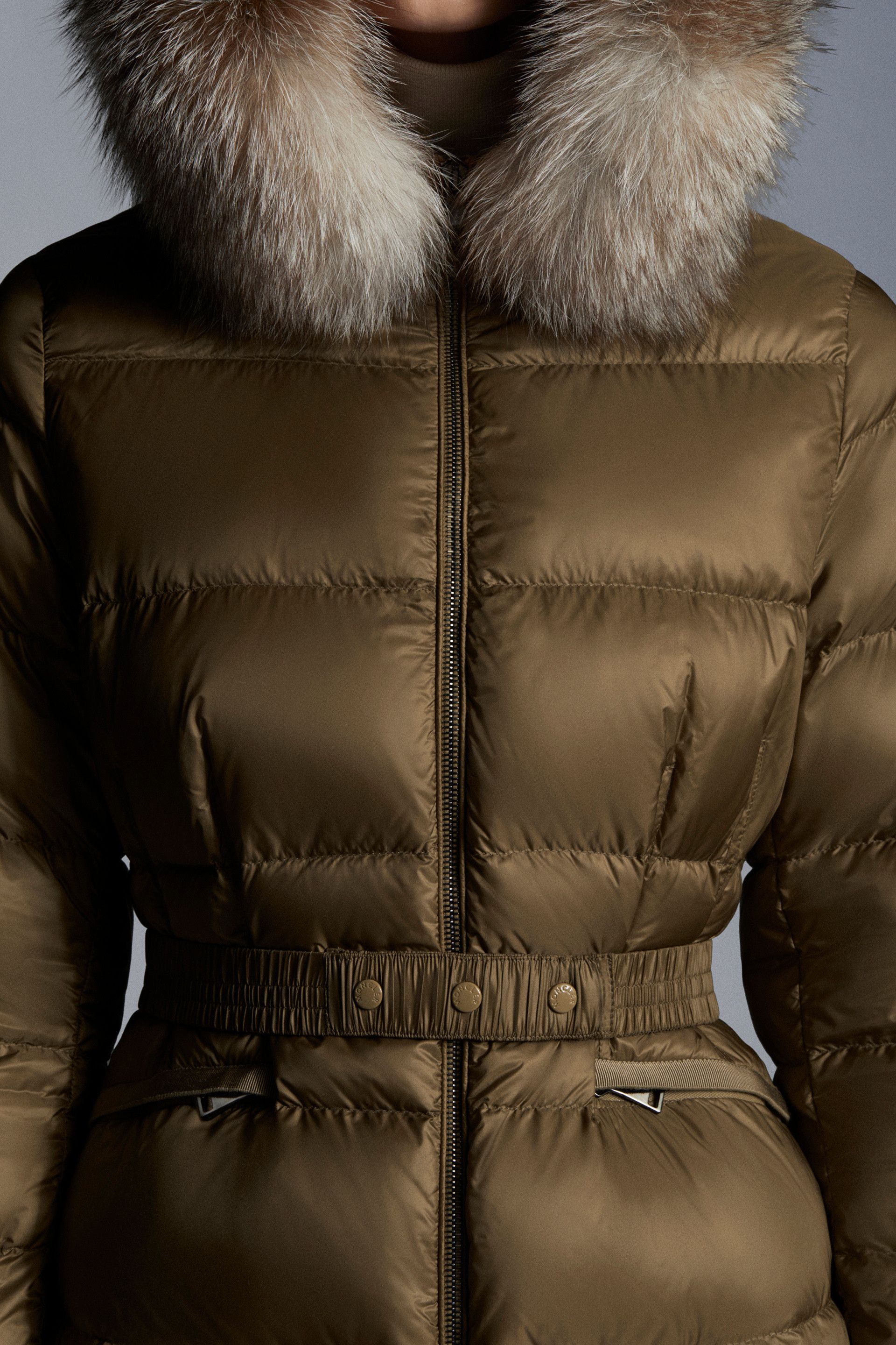 MONCLER*新作*BOED*ボエ*ファー フード付ショートダウン ベルト MONCLER*新作*BOED*ボエ*ファー フード付ショートダウン ベルト