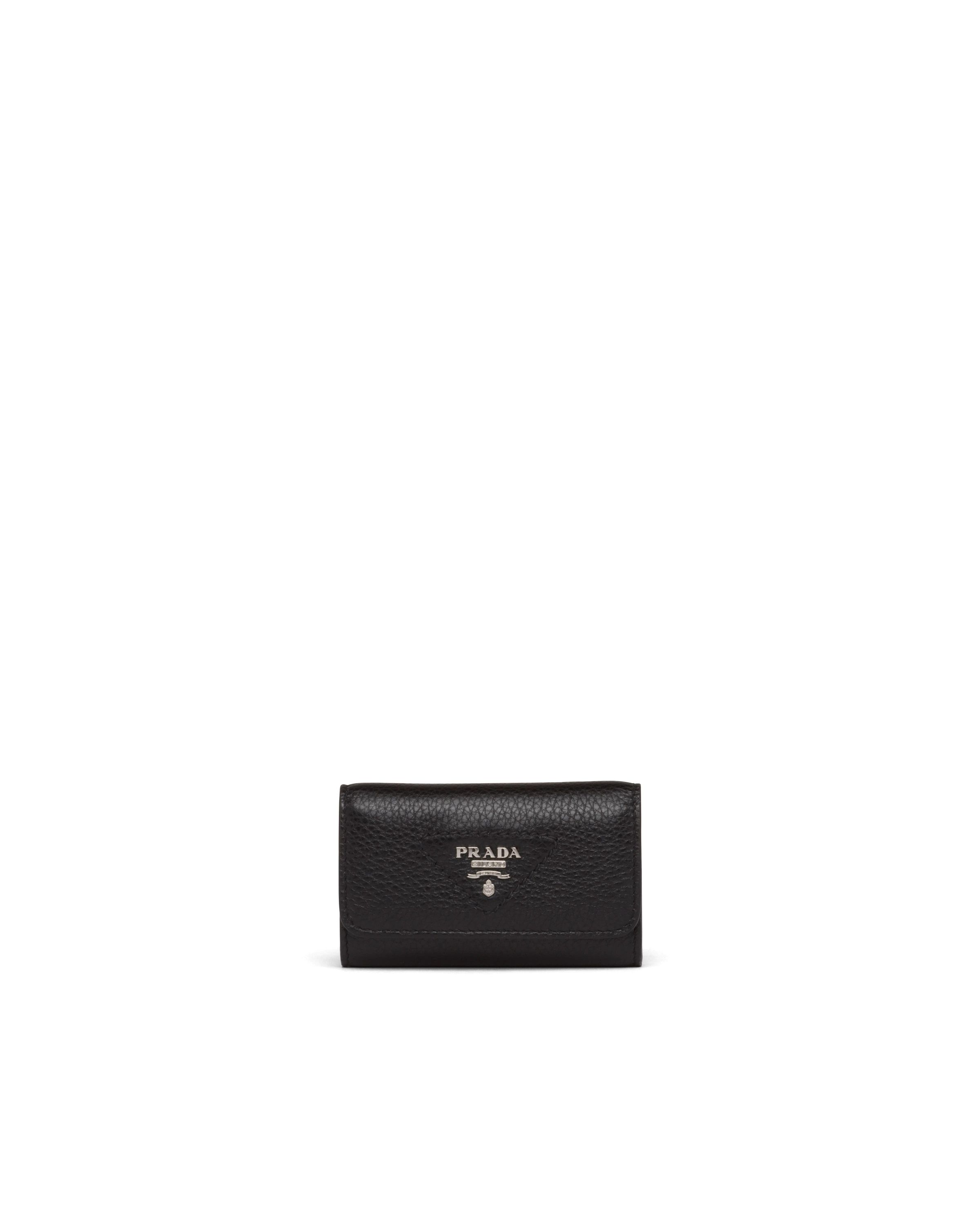 ギフトにも【PRADA】レザーキーケース メタルレタリングロゴ入り ギフトにも【PRADA】レザーキーケース メタルレタリングロゴ入り