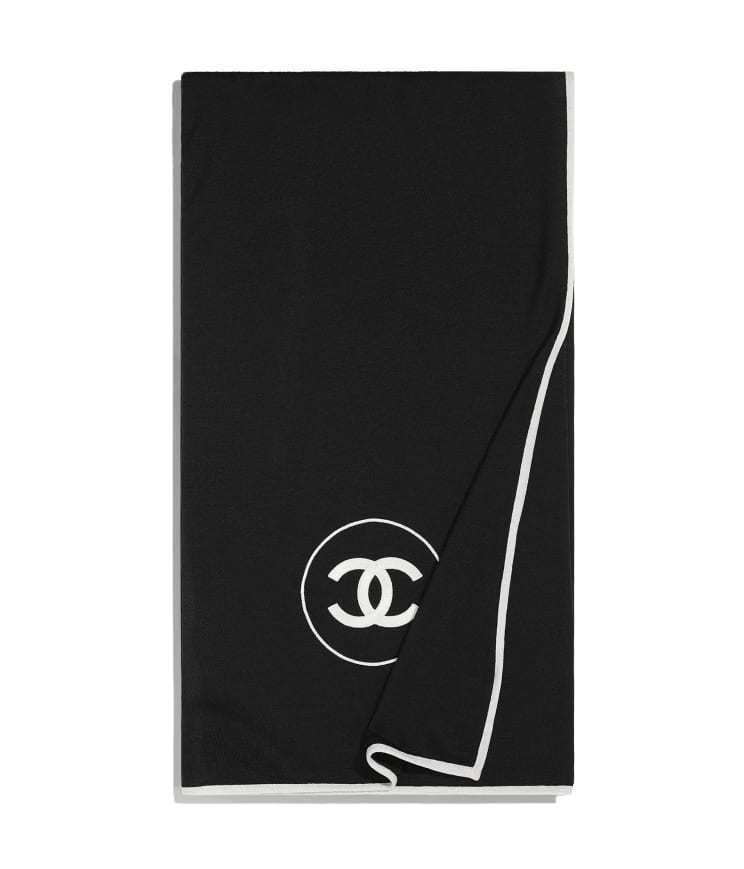 【特価】 世代関係なく使えるデザイン♡】CHANEL ストール 2色 (CHANEL 小物