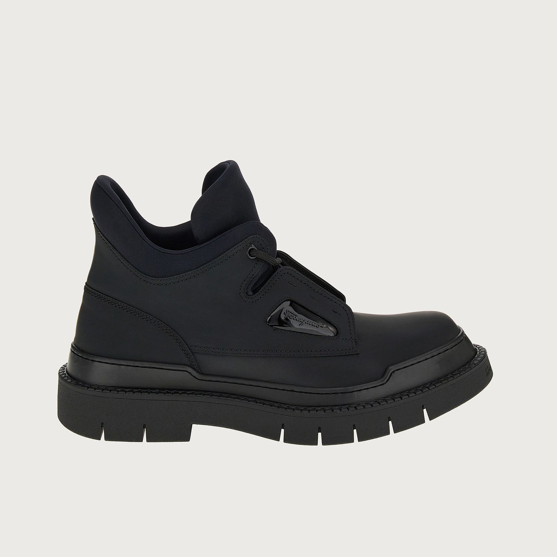 Salvatore Ferragamo ラバーライズドレザー アンクルブーツ (Salvatore ...