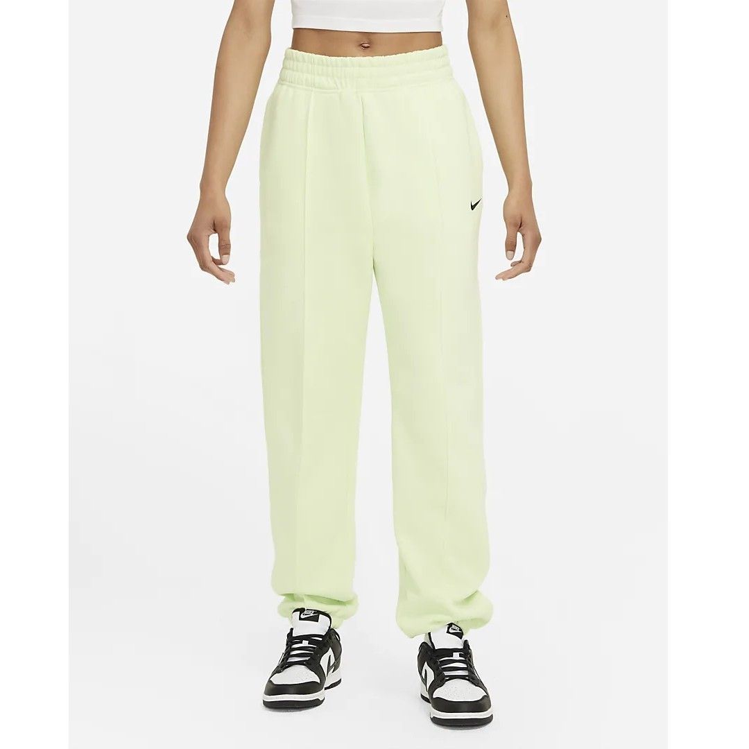 NIKE】オーバーサイズ スウェット&パンツ セットアップ☆ (Nike NIKE】オーバーサイズ スウェット&パンツ セットアップ☆ (Nike