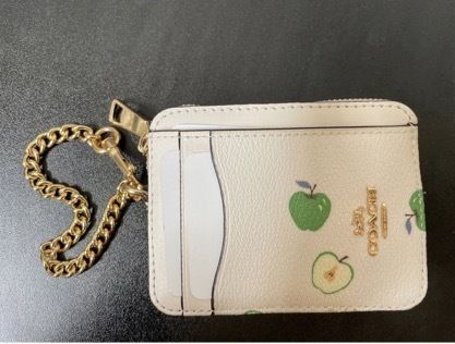セールCoachアップルプリントジップカードケースチェーン財布