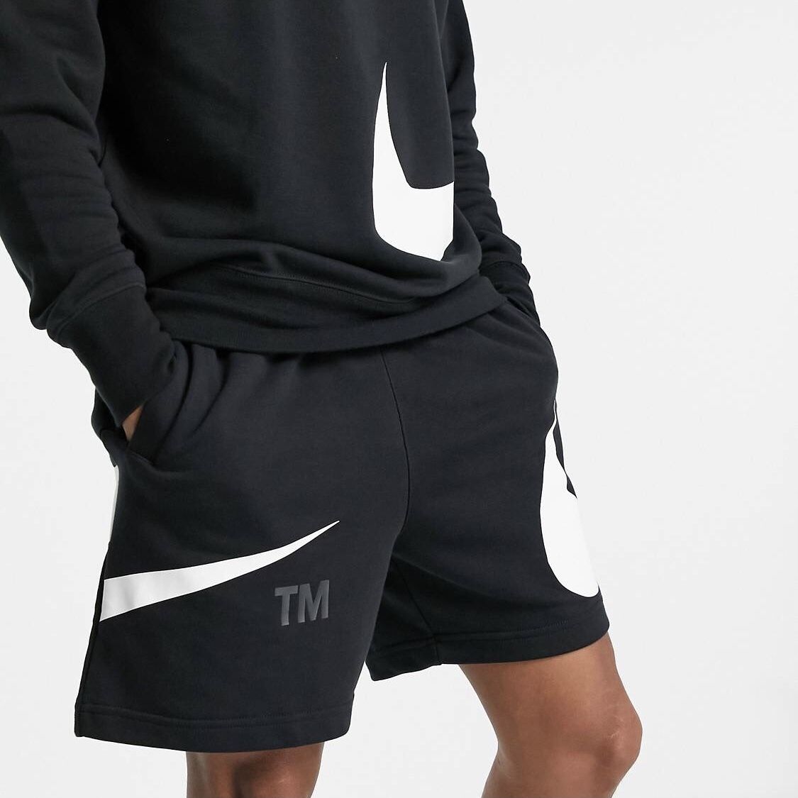 ナイキ/NIKE】Swoosh 長袖Tシャツ&ショートパンツ 上下セット (Nike ナイキ/NIKE】Swoosh 長袖Tシャツ&ショートパンツ 上下セット (Nike