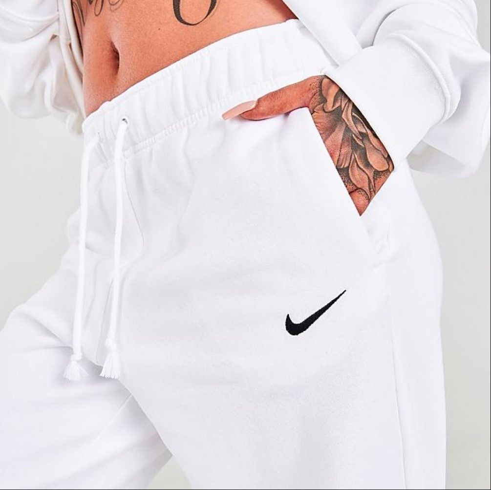 関税送料込】NIKE☆オーバーサイズ セットアップ ホワイト (Nike 関税送料込】NIKE☆オーバーサイズ セットアップ ホワイト (Nike