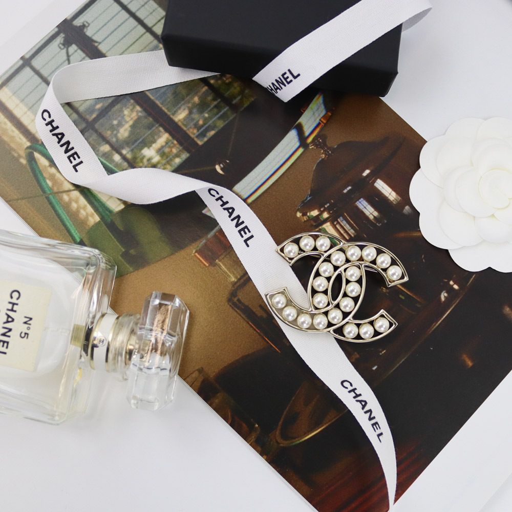人気定番 CHANELシャネル CCマーク ブローチ☆パール A64978 (CHANEL