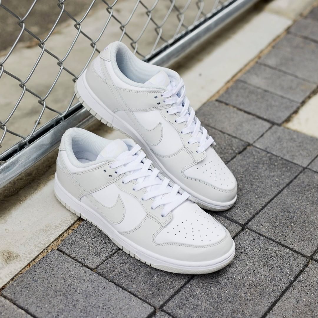 NIKE WMNS DUNK LOW  LIGHT BONE ライトボーン