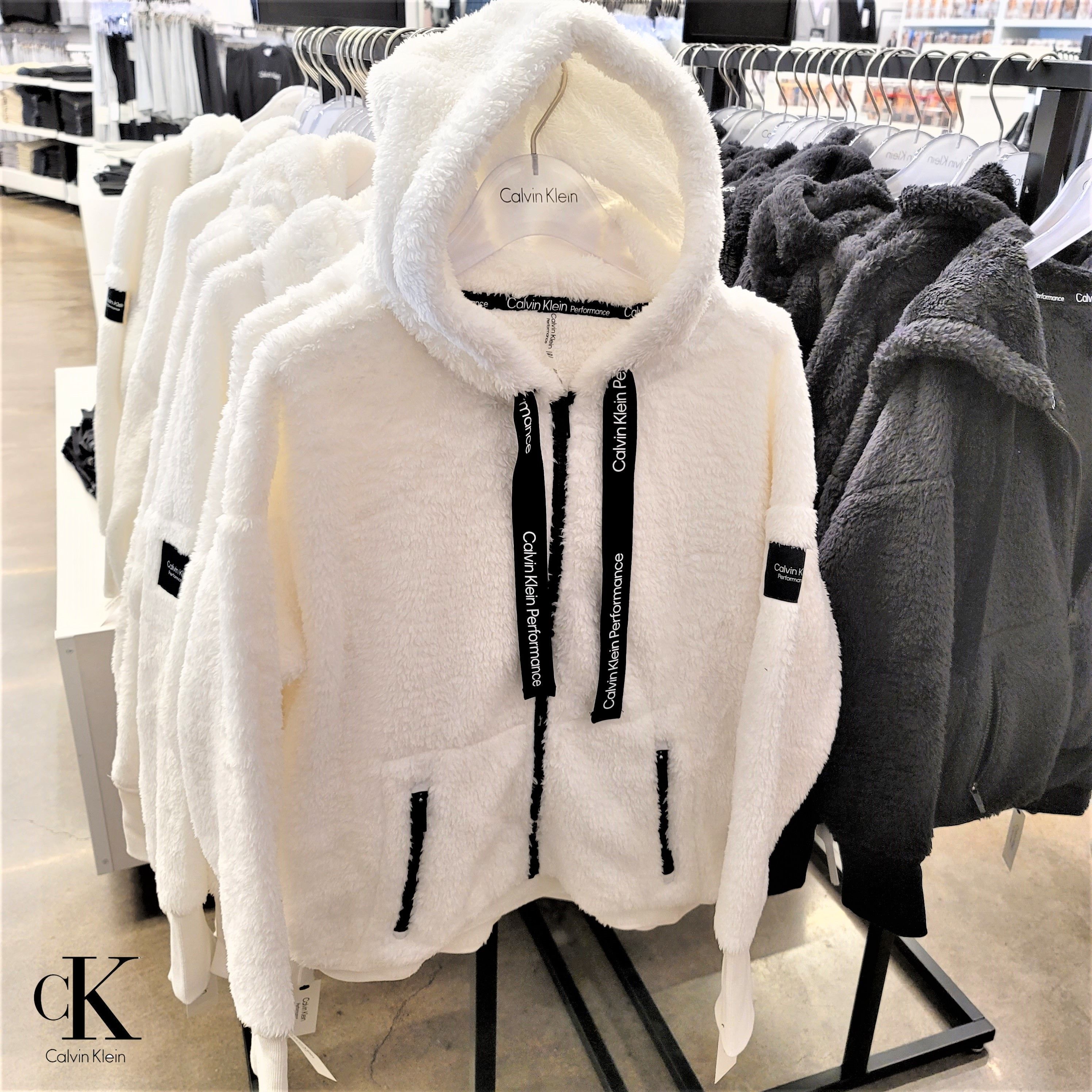 Calvin Klein カルバン もこもこフリース ロゴフーディー 限定 (Calvin ...