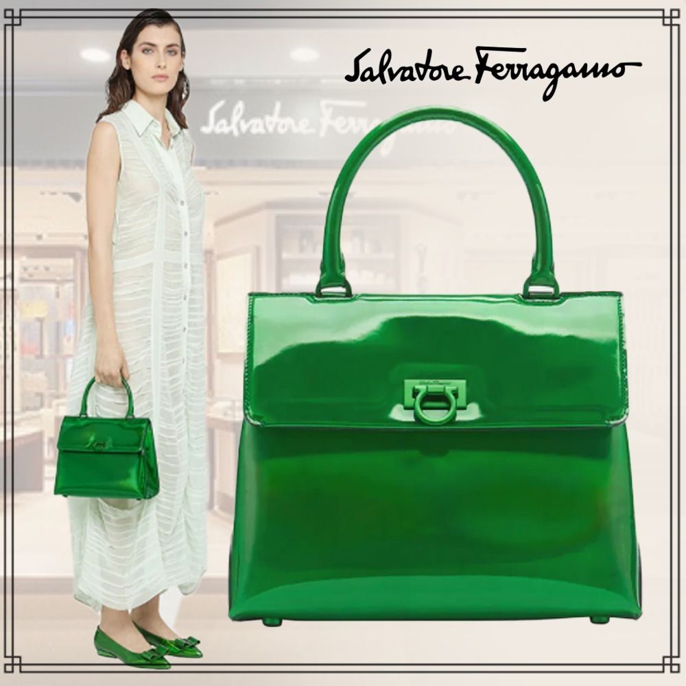 Ferragamo フェラガモ トリフォリオ ハンドバッグ(S) ☆2Way Ferragamo フェラガモ トリフォリオ ハンドバッグ(S) ☆2Way