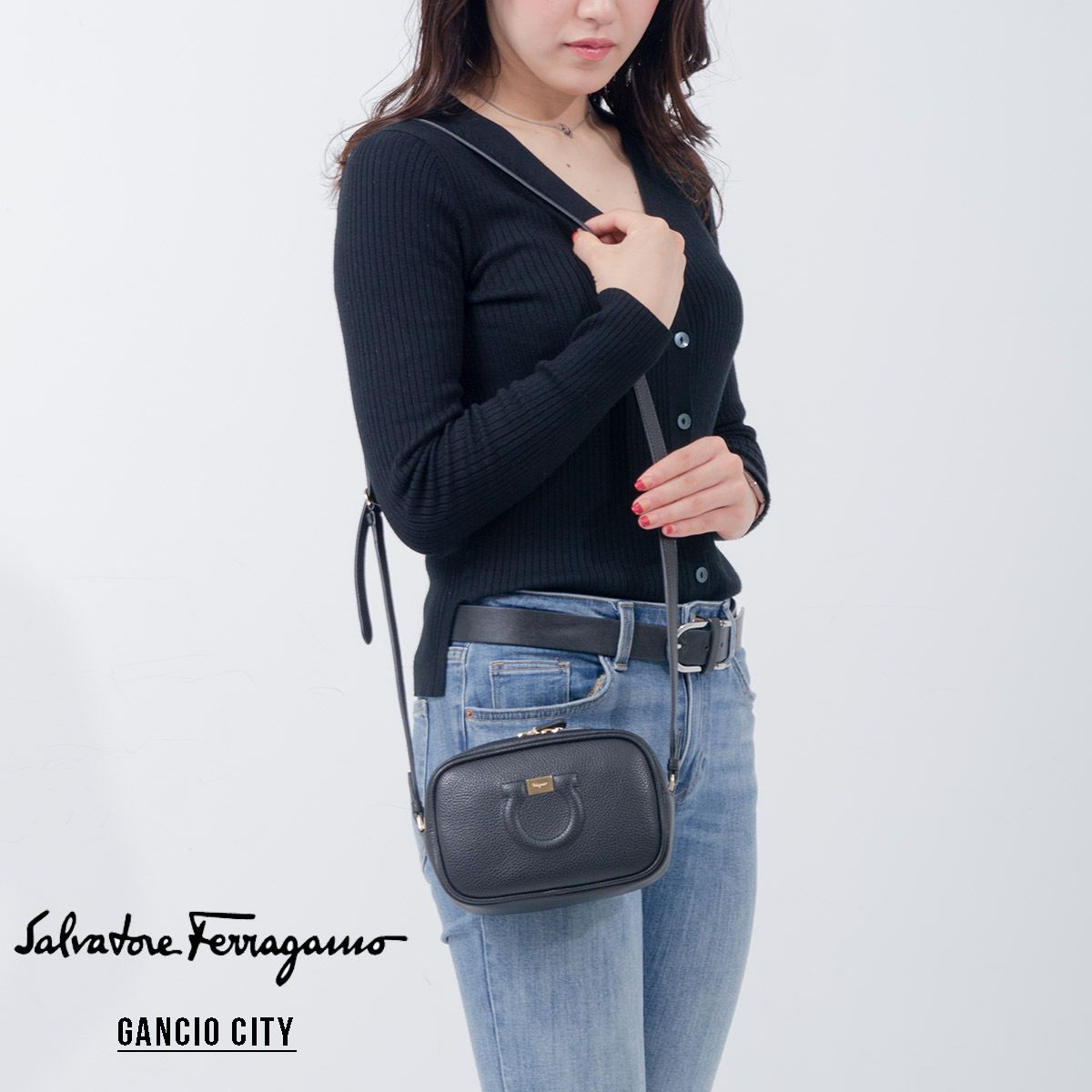新品、本物、当店在庫だから安心】 Ferragamo ショルダーバッグ ...