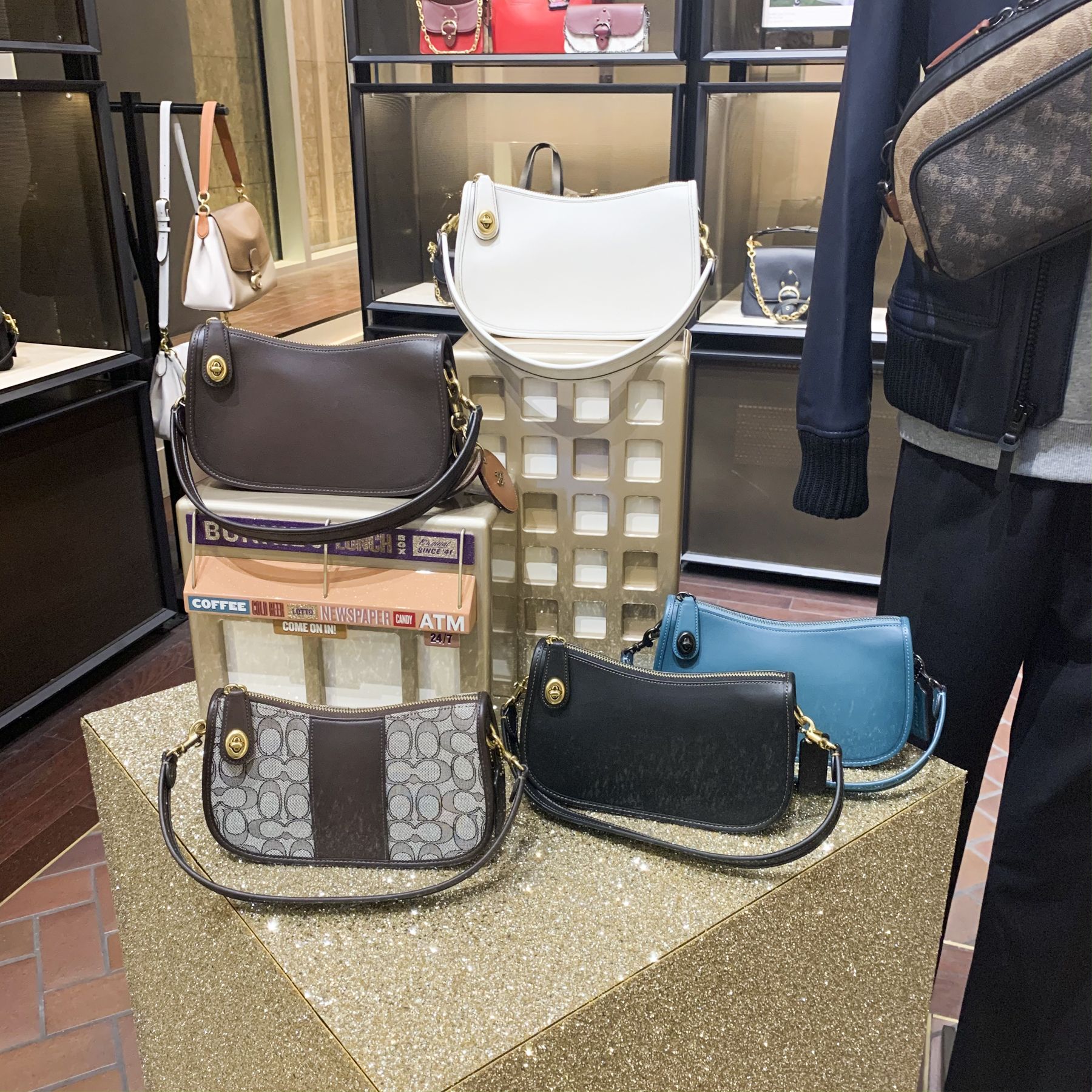 【COACHブティック】●SALE！店員に大人気♪●スウィンガー COACHブティック】○SALE！店員に大人気♪○スウィンガー (Coach