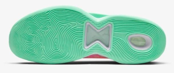 最新☆バスケットシューズ☆話題沸騰中☆PG 5☆お早めに！ (Nike