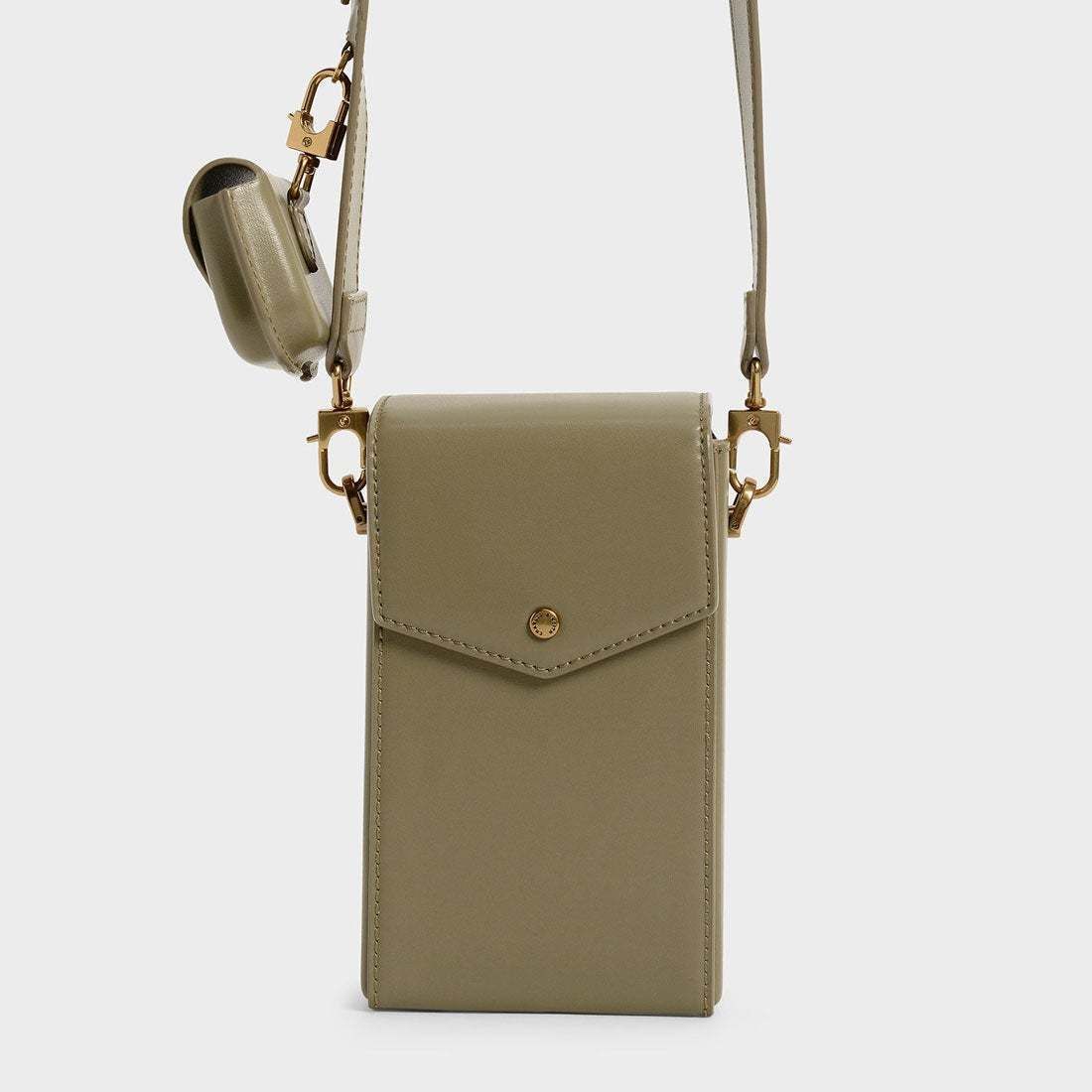 CHARLES & KEITH【Elongated Crossbody Bag】AirPodsポーチ付き CHARLES & KEITH【Elongated Crossbody Bag】AirPodsポーチ付き