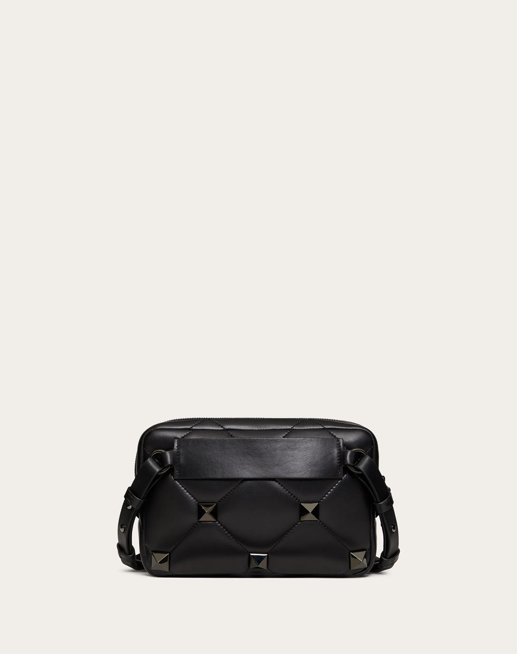 VALENTINO】ローマンスタッズ ナッパレザークロスボディバッグ VALENTINO】ローマンスタッズ ナッパレザークロスボディバッグ