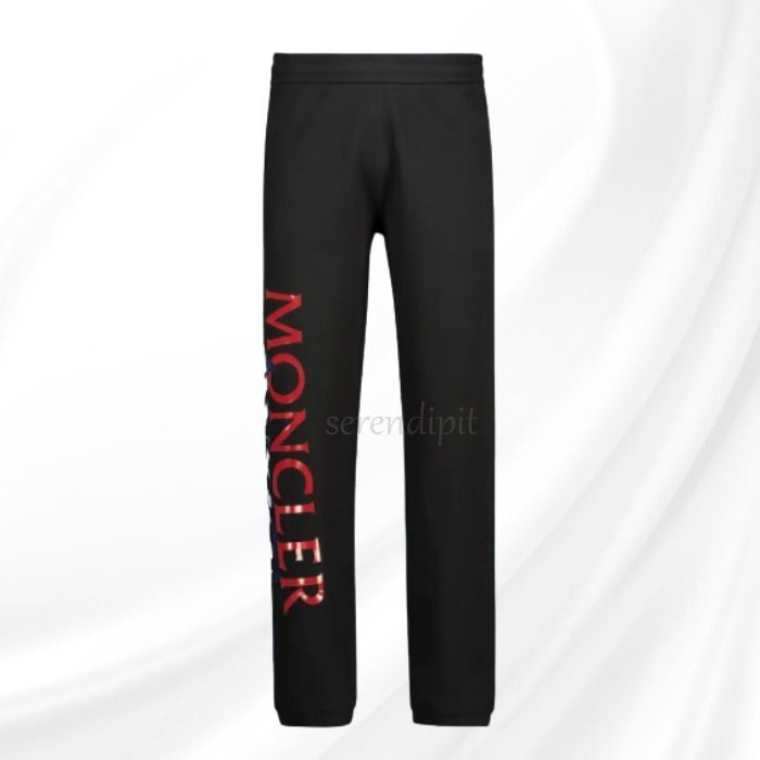 【即完売!】Moncler☆パーカー&スウェット☆ 上下セットGENIUS 【即完売!】Moncler☆パーカー&スウェット☆ 上下セットGENIUS