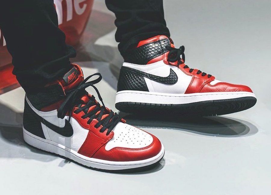 人気☆【NIKE】☆Jordan 1 Retro High Satin Red★22-29cm☆ 人気☆【NIKE】☆Jordan 1 Retro High Satin Red☆22-29cm
