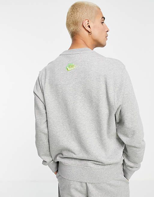 Nike Essential フリースマルチロゴ スウェットシャツ【ナイキ】 (Nike Nike Essential フリースマルチロゴ スウェットシャツ【ナイキ】 (Nike