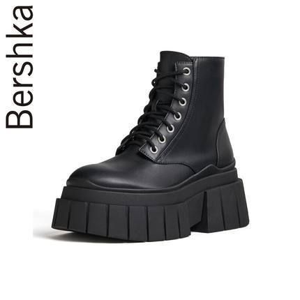 Bershka厚底レースアップショーとブーツ。ブラック (Bershka/ショート Bershka厚底レースアップショーとブーツ。ブラック (Bershka/ショート