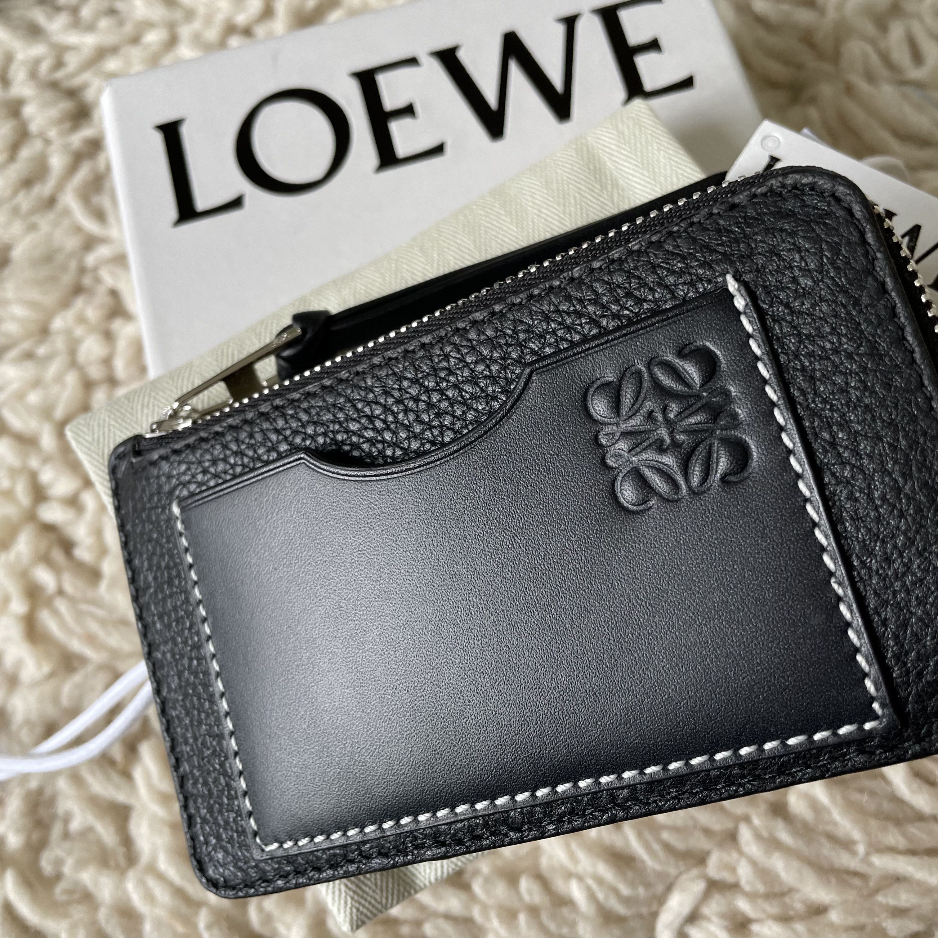 人気アイコン!即発送】LOEWEコインカードホルダー (LOEWE/カード 人気アイコン!即発送】LOEWEコインカードホルダー (LOEWE/カード