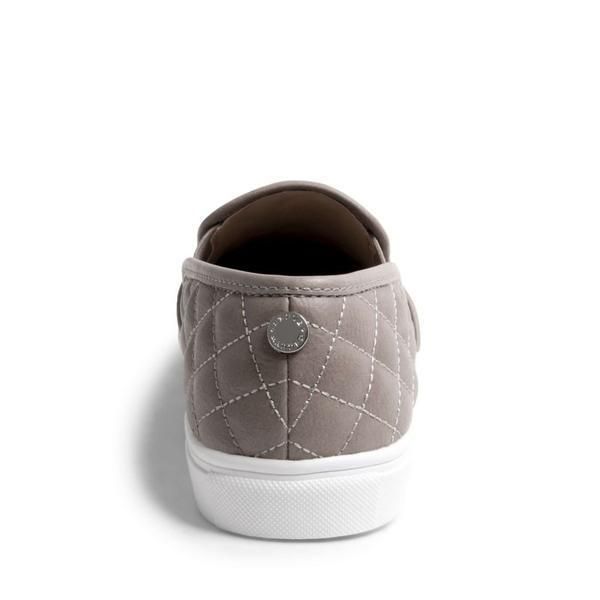 Steve Madden】ZAANDER キルト生地・スリッポンシューズ (Steve