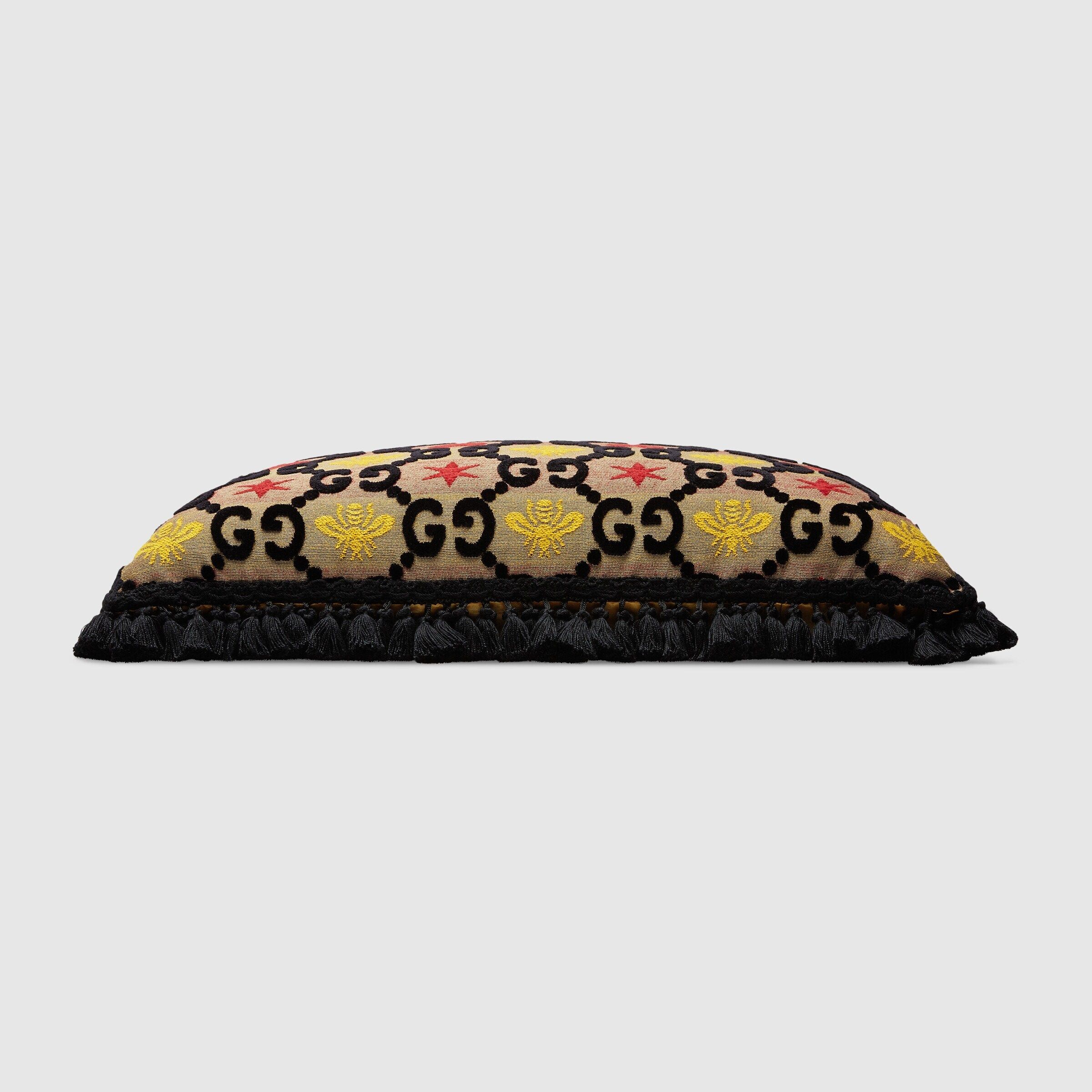 優雅なおうち時間に【GUCCI】GGジャカード クッション 長方形 (GUCCI ...