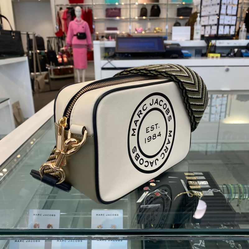 Marc Jacobs フラッシュ ロゴ ディスク レザー クロスボディー