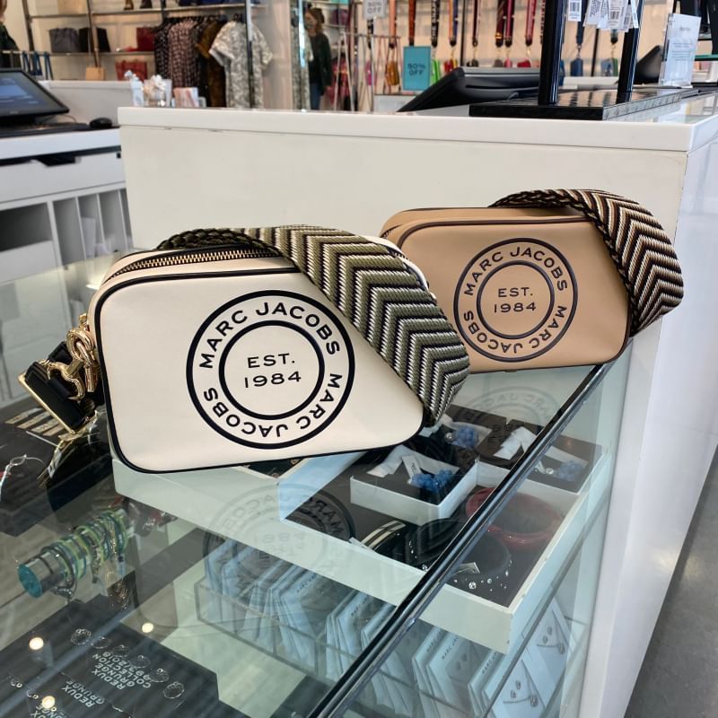 Marc Jacobs ロゴ ディスク レザー クロスボディー ユニセックス