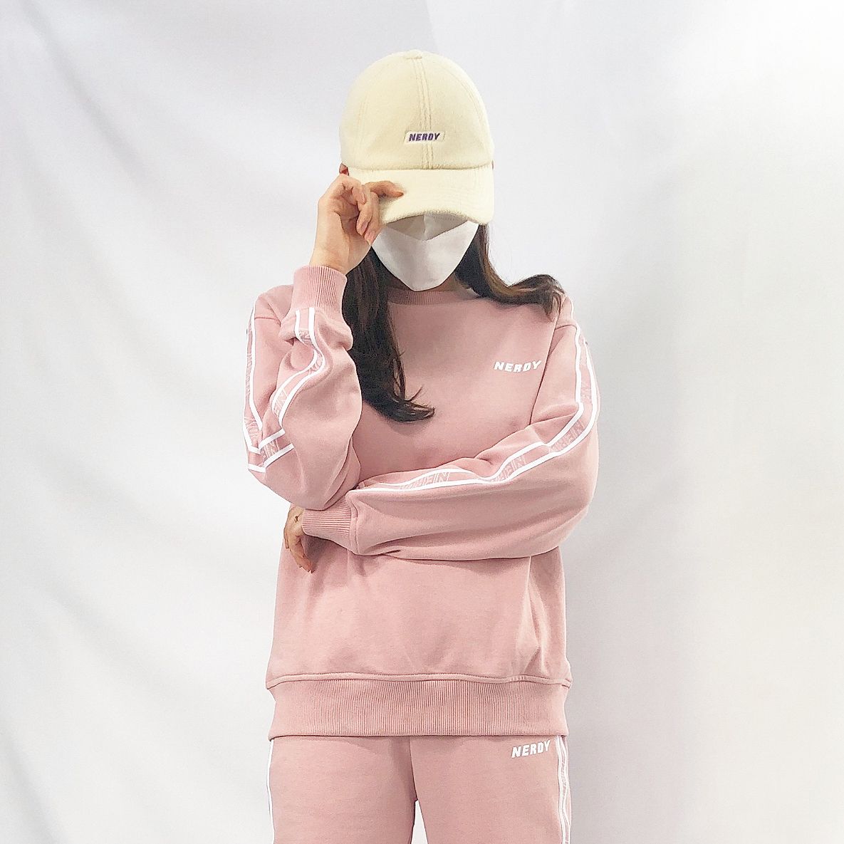 ☆Snow Man着用☆NERDY☆送料込み☆韓国☆Logo Tape Sweatshirt (NERDY ☆Snow Man着用☆NERDY☆送料込み☆韓国☆Logo Tape Sweatshirt (NERDY