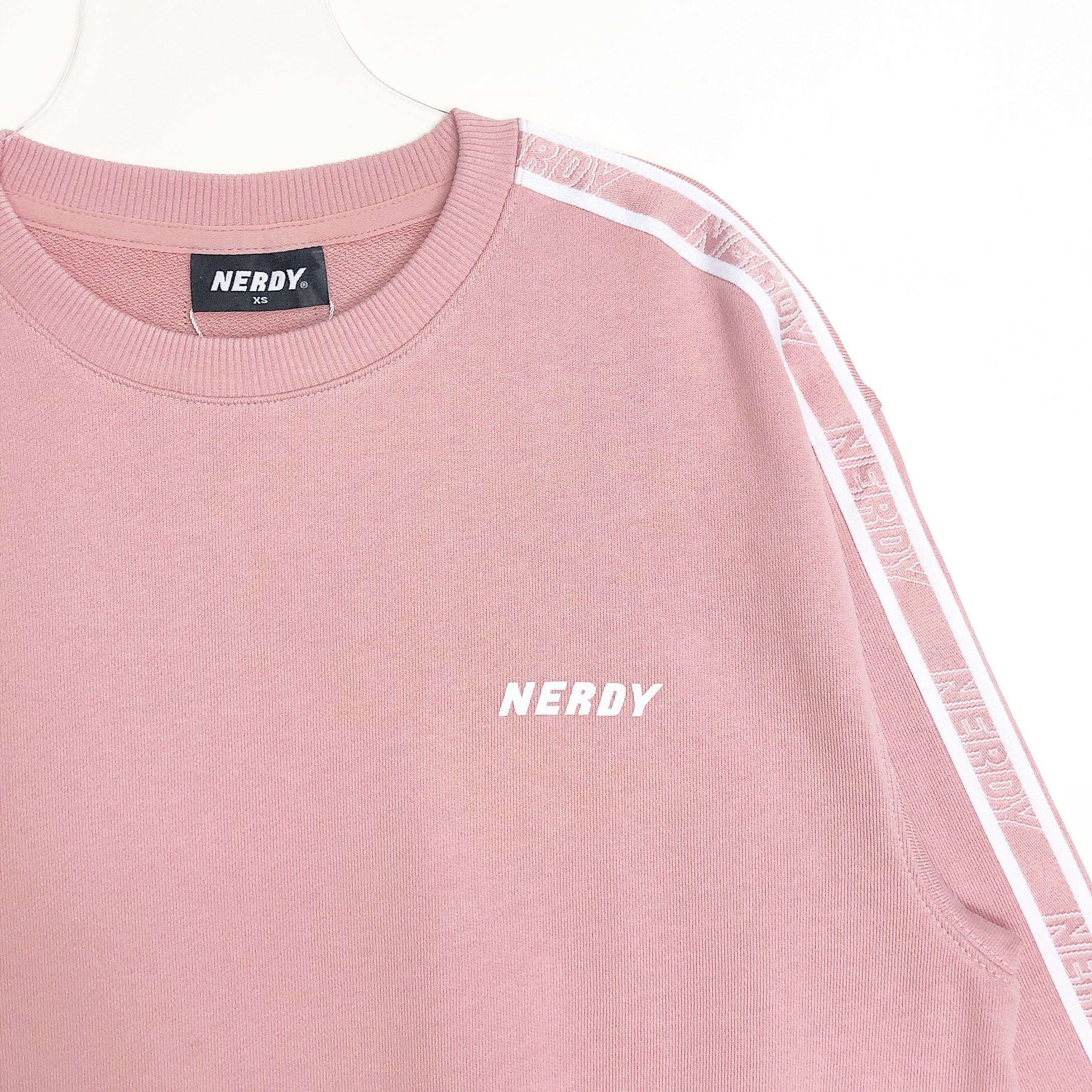 ☆Snow Man着用☆NERDY☆送料込み☆韓国☆Logo Tape Sweatshirt (NERDY ☆Snow Man着用☆NERDY☆送料込み☆韓国☆Logo Tape Sweatshirt (NERDY