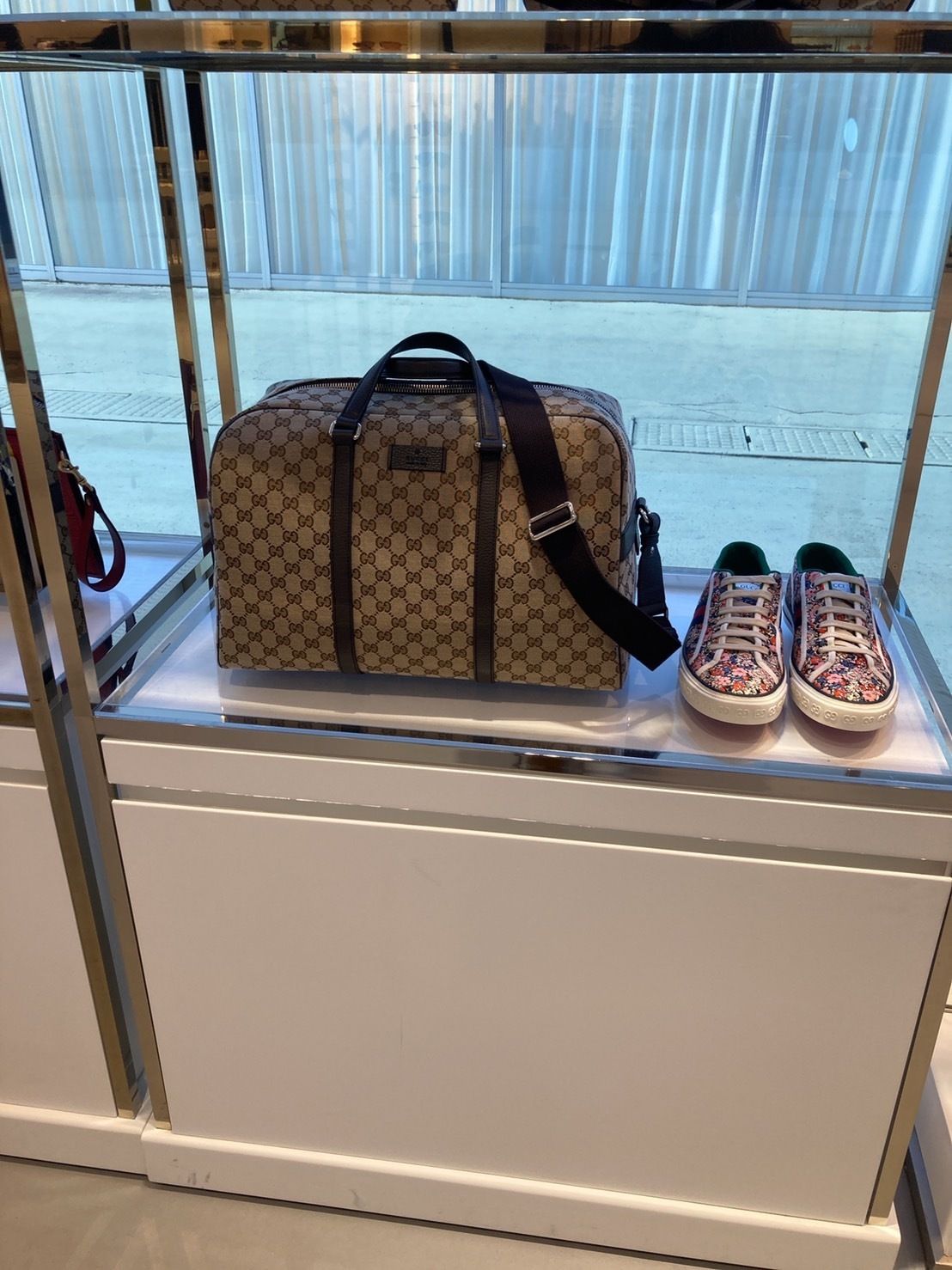 GUCCI国内発送ユニセックスで使える2wayボストンバッグ449167 GUCCI国内発送ユニセックスで使える2wayボストンバッグ449167